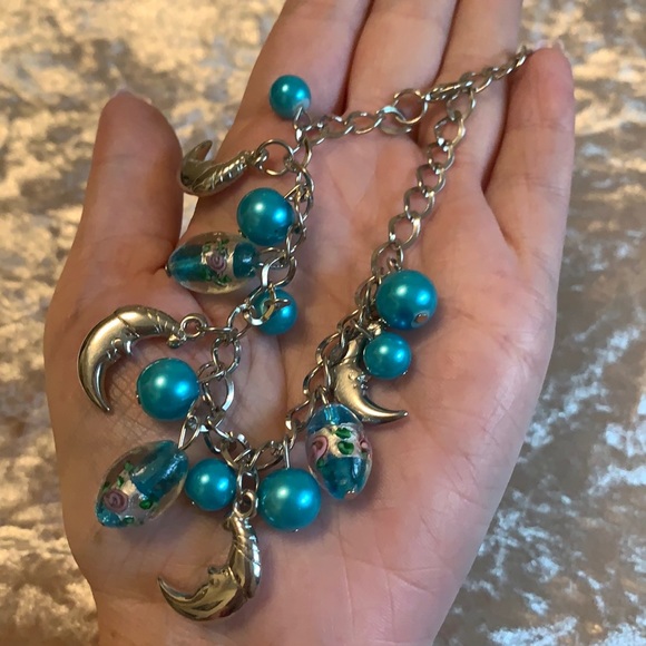 Vintage Blue Glass Bead Half-Moon charm bracelet - Picture 4 of 11